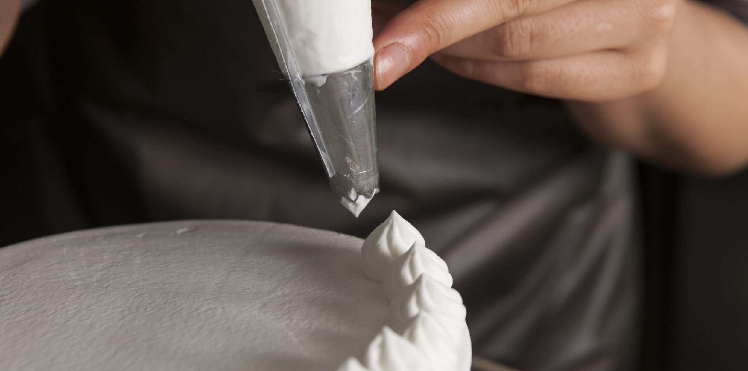 Decorating-A-Cake-Pastry-Chef